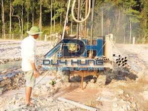 Thợ khoan giếng tại Phước Long